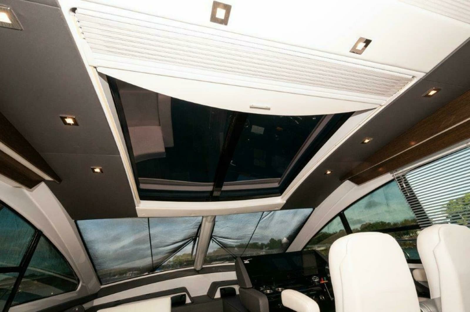 2019 Cruisers Yachts 60 Cantius - Photo 13