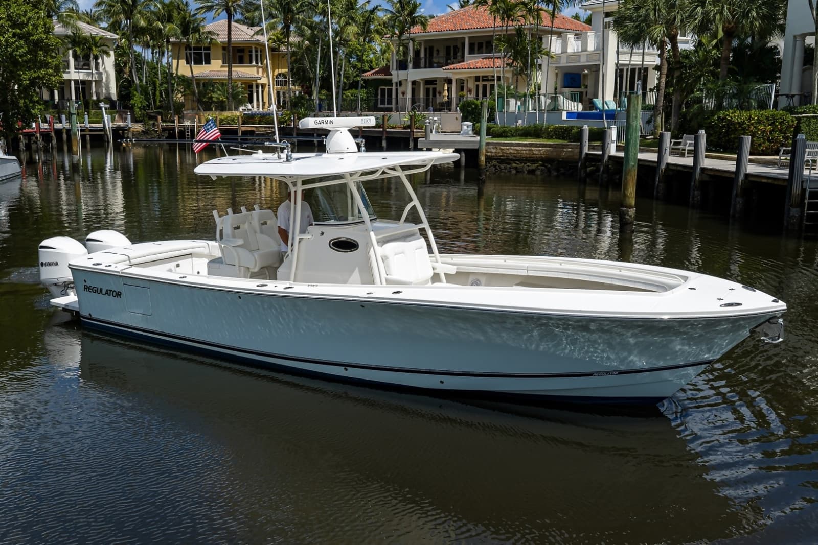 2019 Regulator 31 Center Console - Photo 11