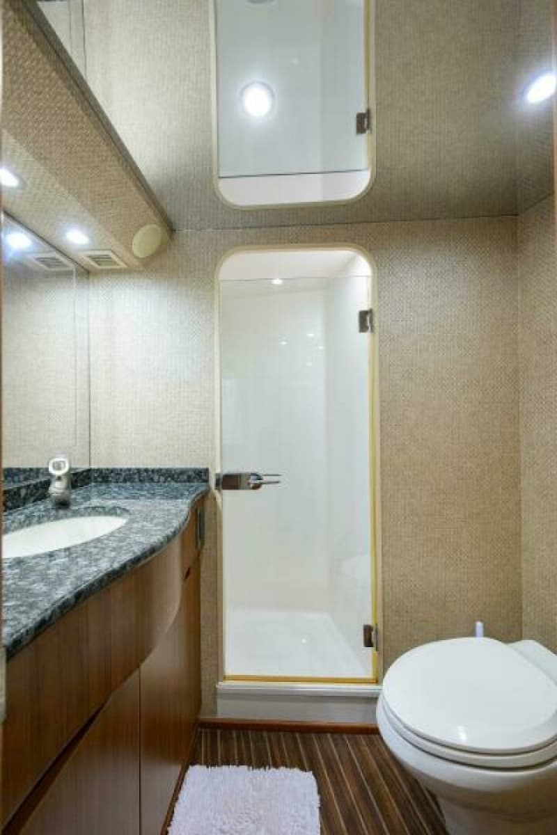 2008 Viking 60 Convertible - Photo 42