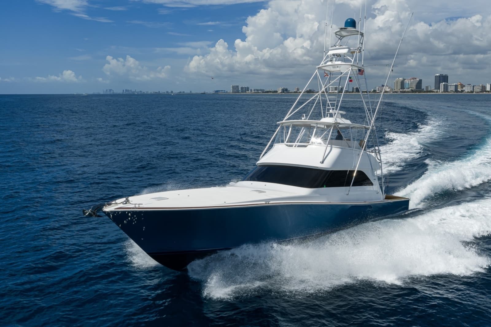 2002 Viking 61 Convertible - Photo 22