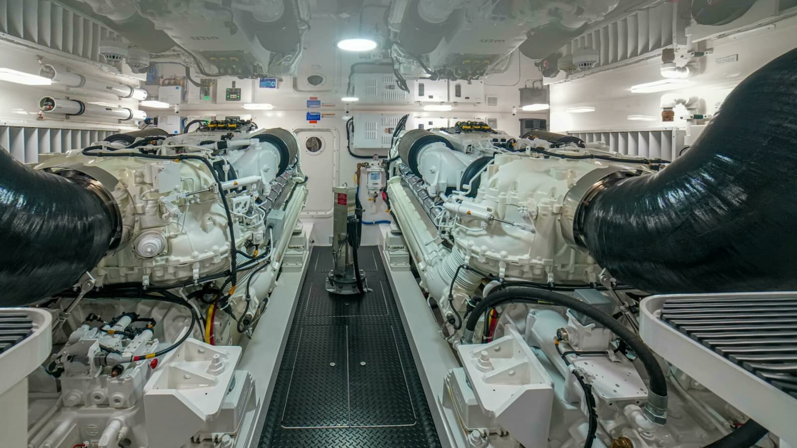 2023 Viking 72 Convertible - Photo 99