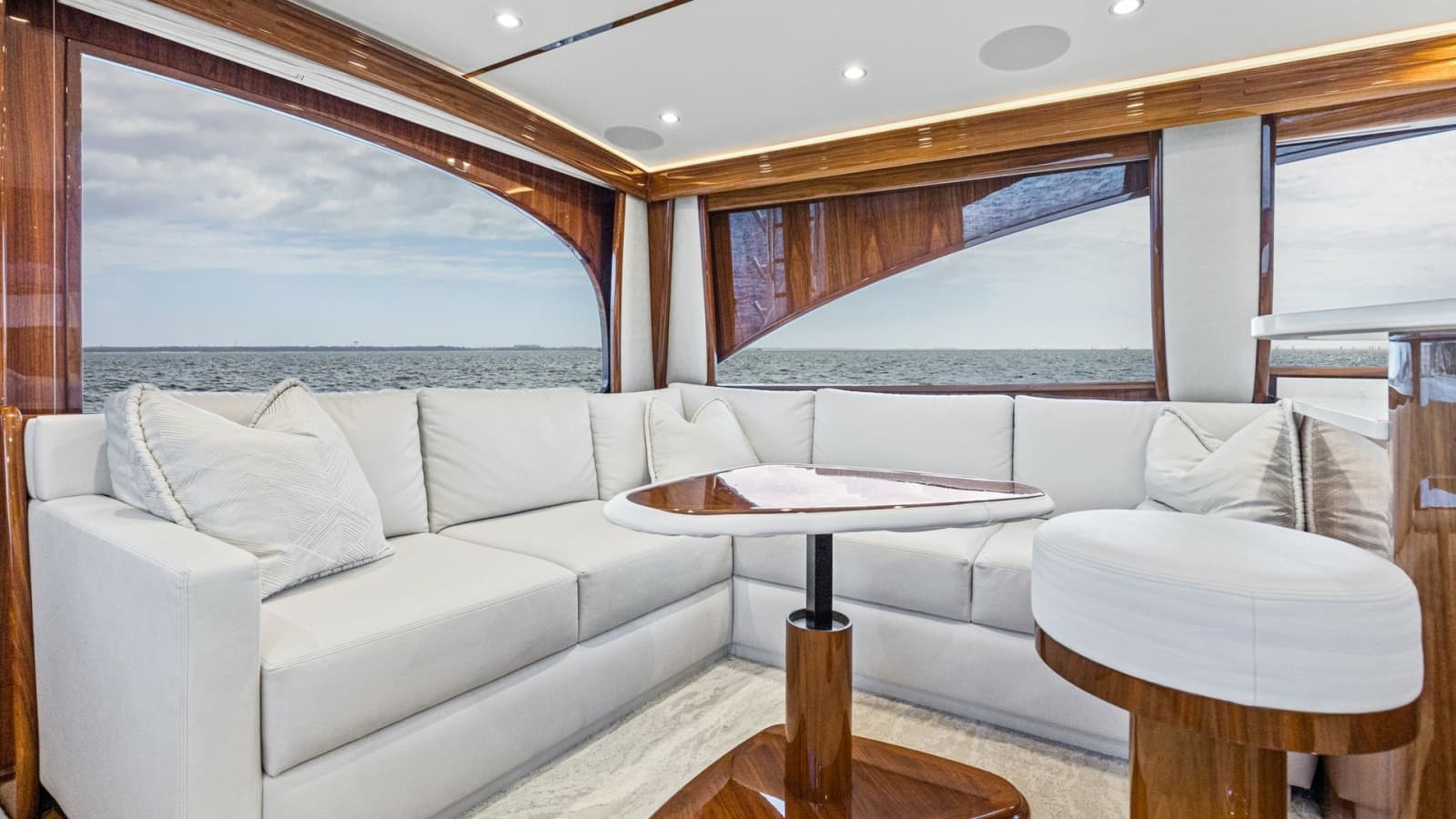 2022 Viking 58 Convertible - Photo 6