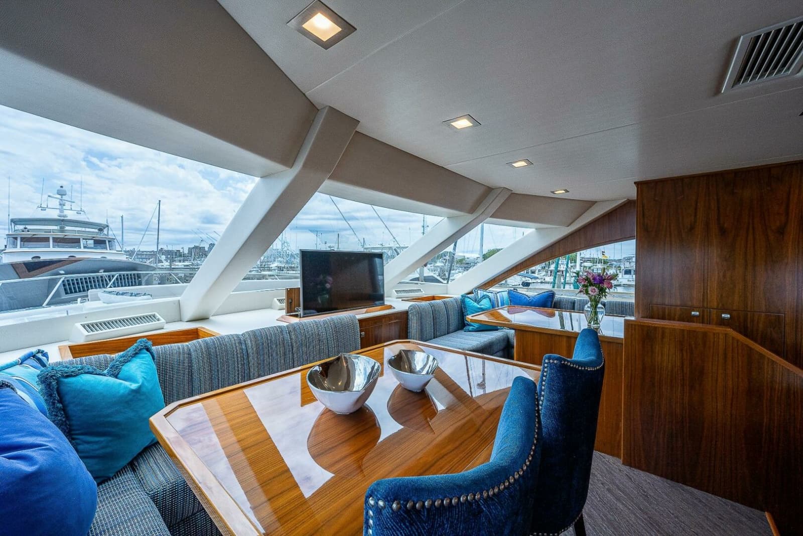 2017 Viking 75 Motoryacht - Photo 9