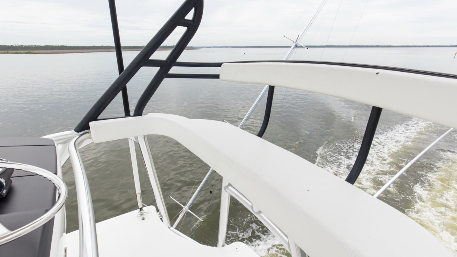 2020 Viking 68 Convertible - Photo 77