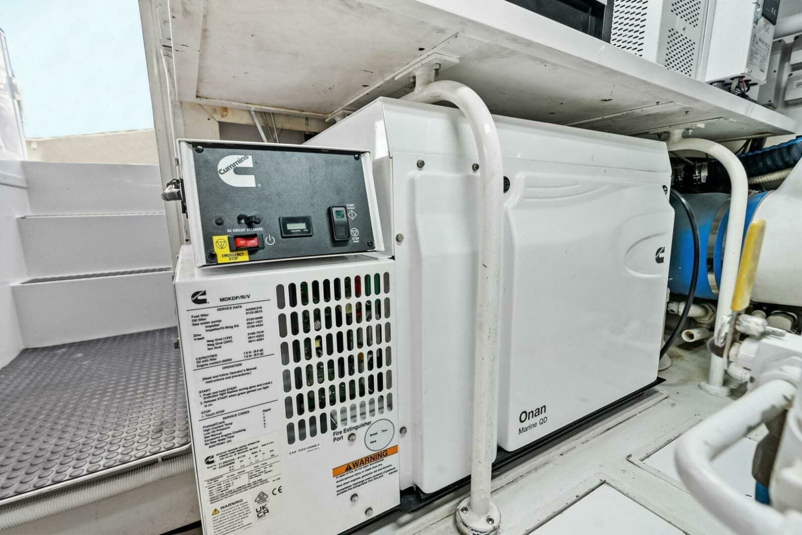2002 Viking 65 Convertible - Photo 67