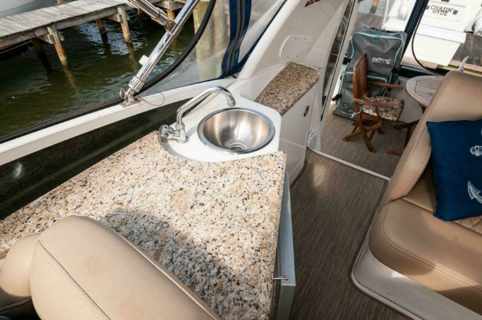 2002 Carver 444 Cockpit Motor Yacht - Photo 24