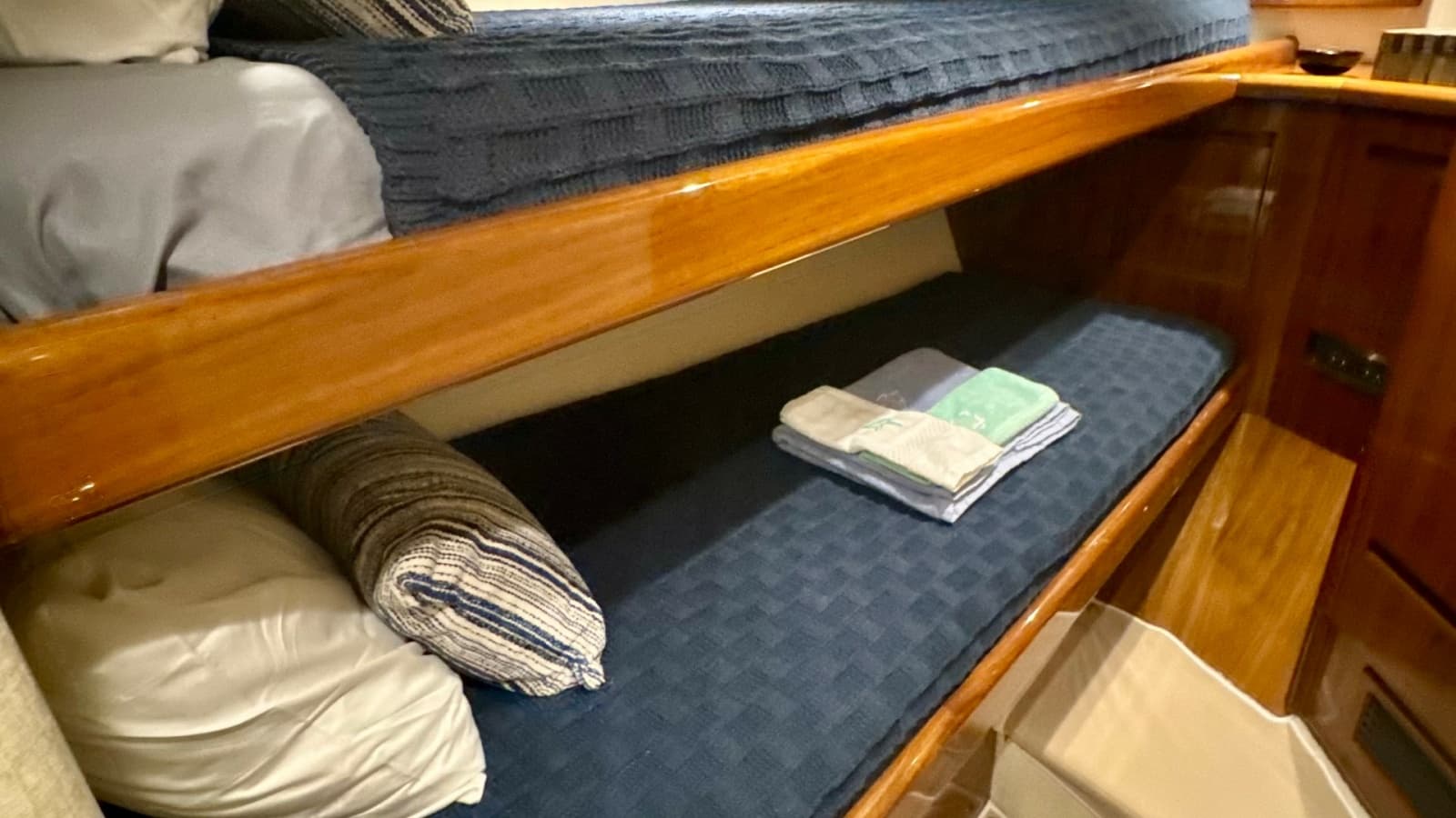 2021 Viking 48 Convertible - Photo 29