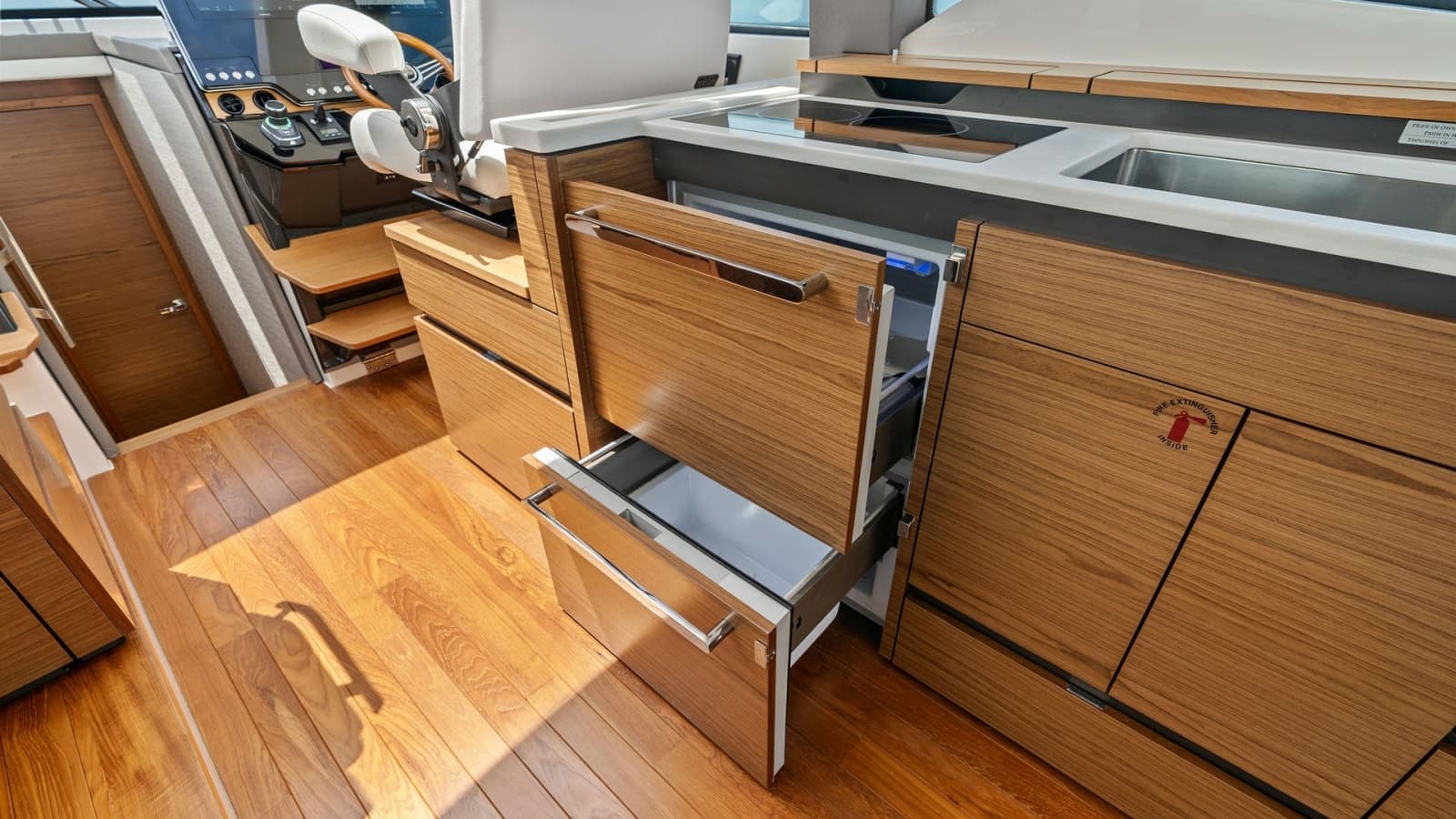 2025 Tiara Yachts 48LE - Photo 44