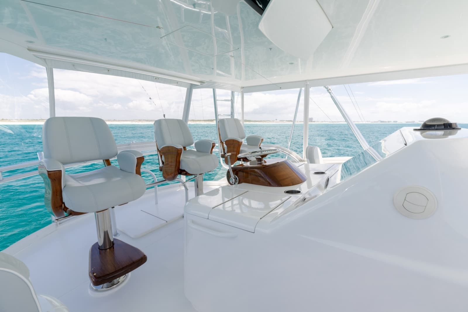 2023 Viking 72 Convertible - Photo 72