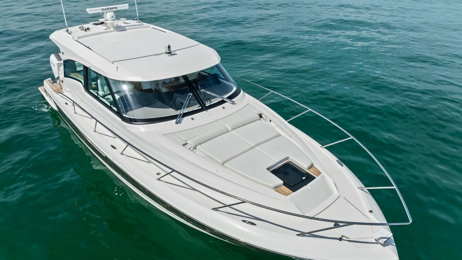 2025 Tiara Yachts 48LE - Photo 10