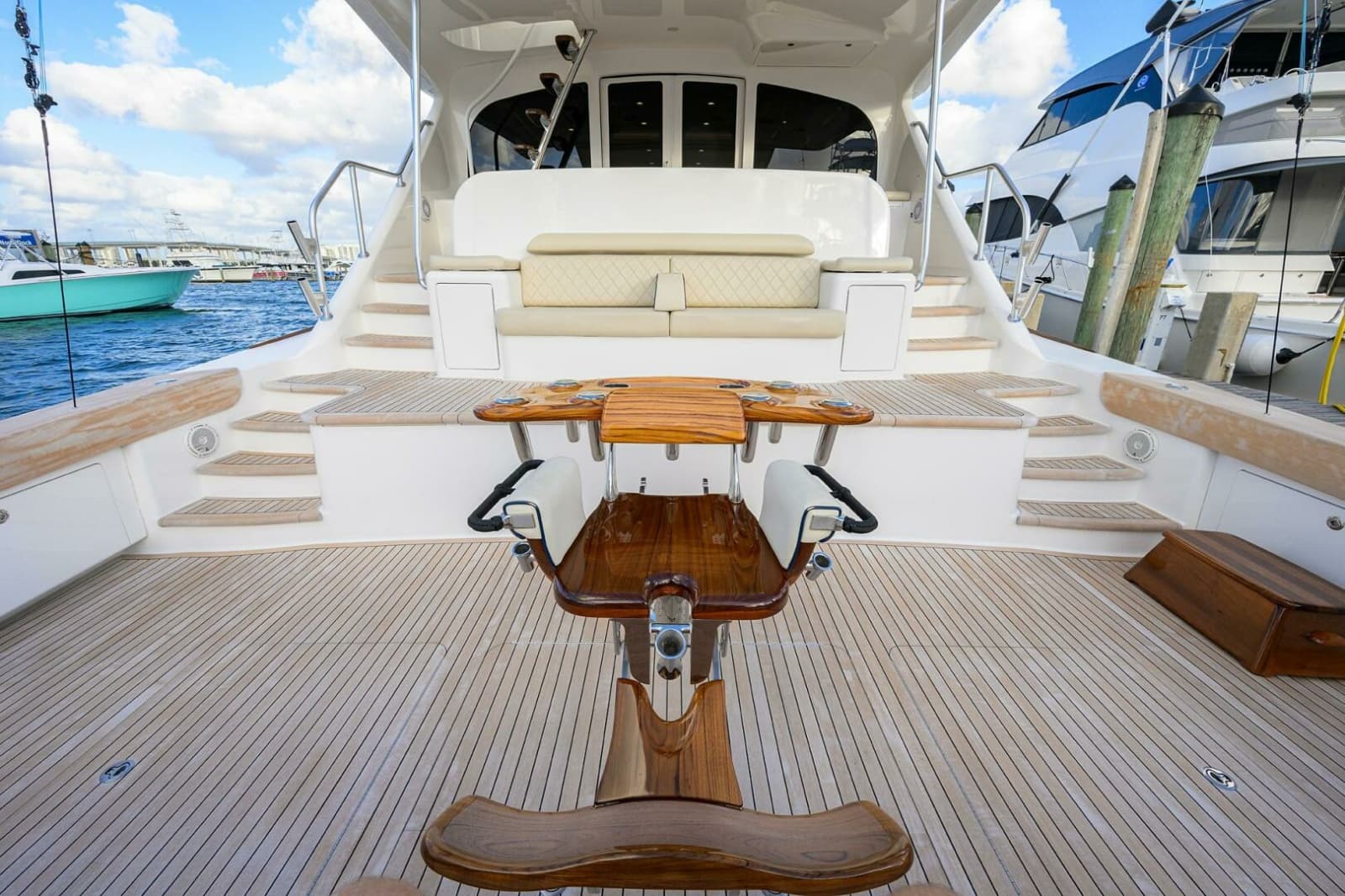 2020 Viking 92 Enclosed Bridge - Photo 35
