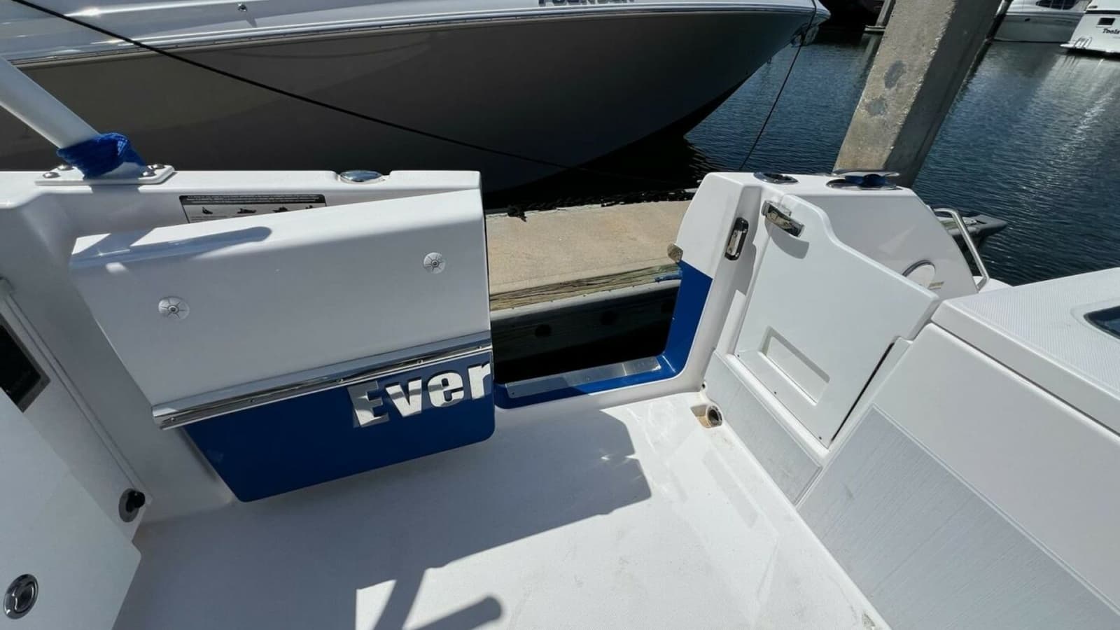 2019 Everglades 340 Dual Console - Photo 21