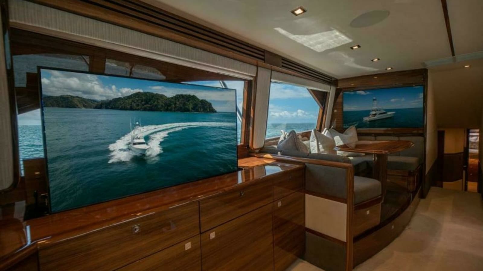 2023 Viking 64 Convertible - Photo 18
