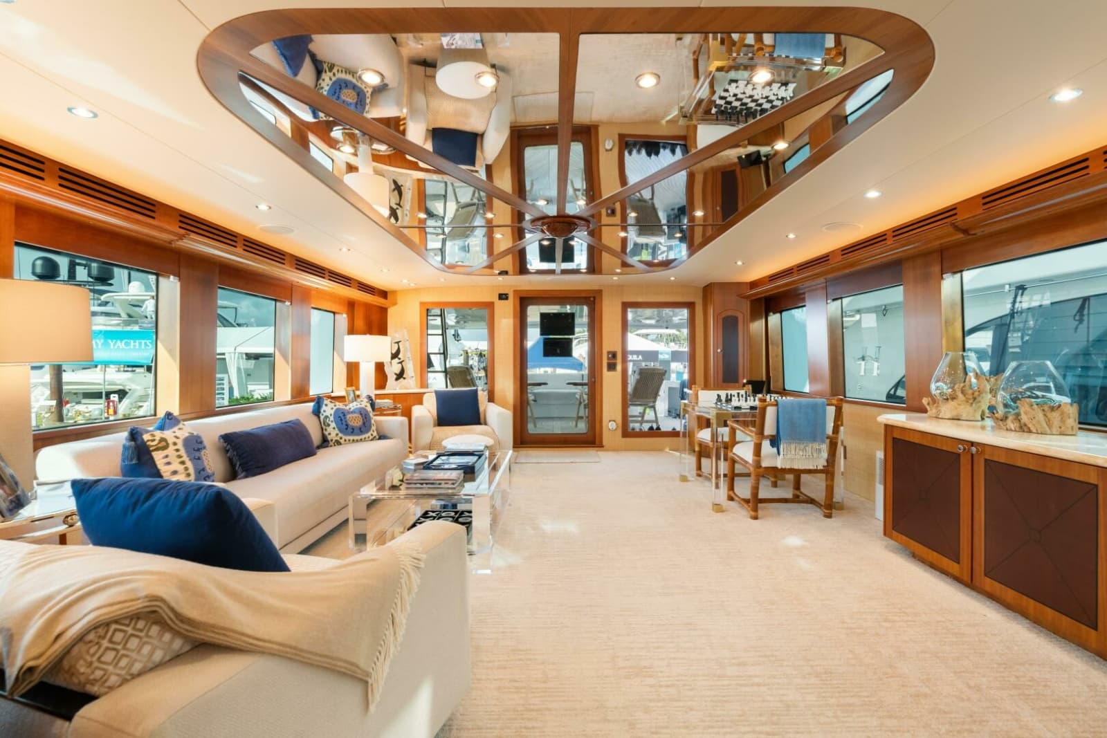 2005 Hatteras 100 Motor Yacht - Photo 22