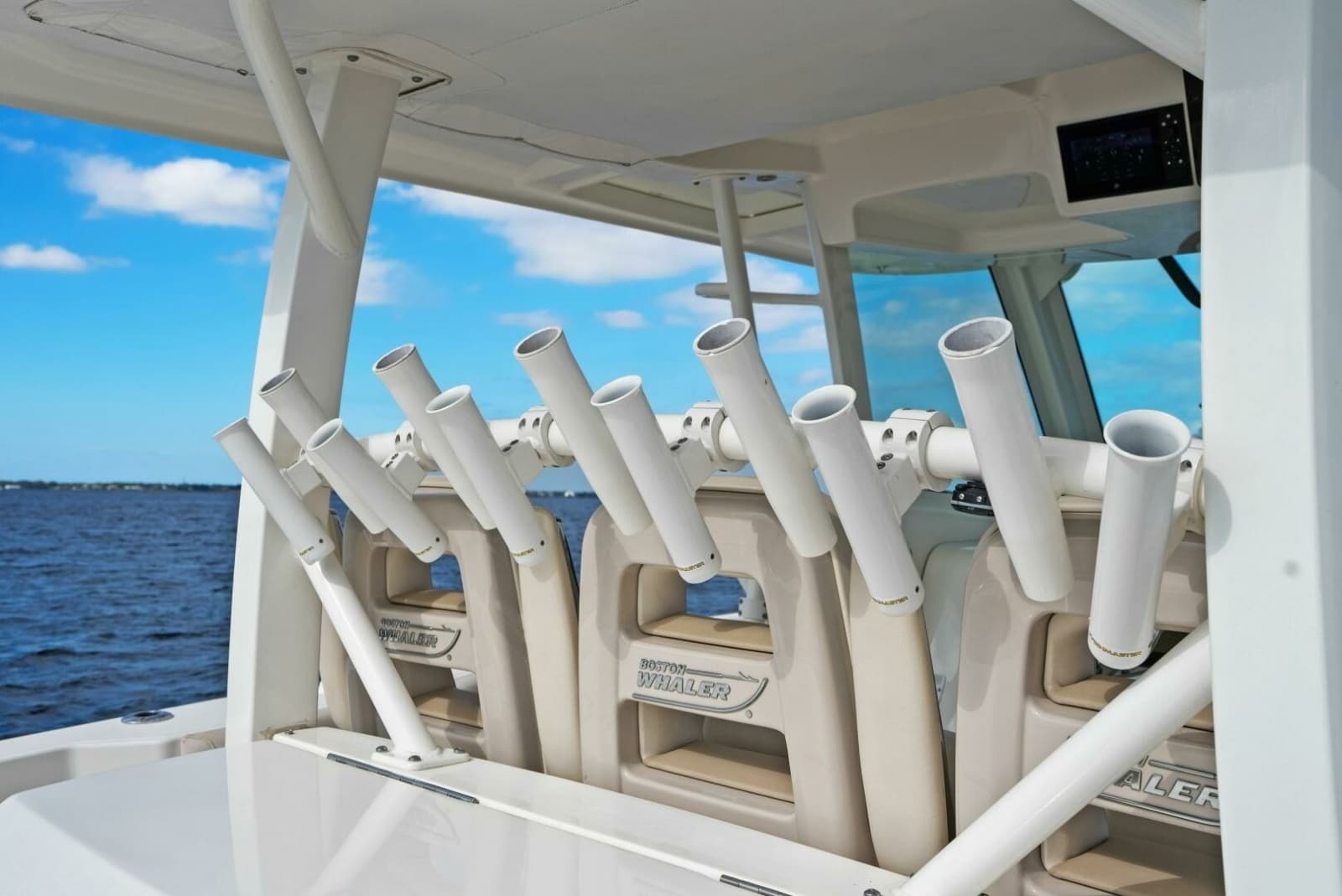 2019 Boston Whaler 380 Outrage - Photo 11