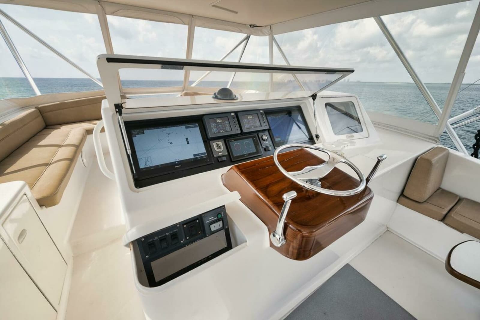 2005 Ocean 73 Super Sport - Photo 21