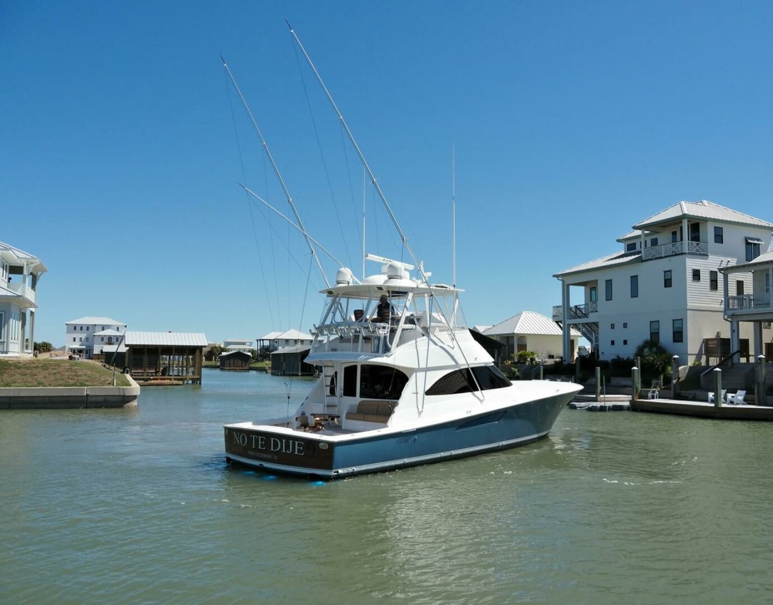 2017 Viking 52 Convertible - Photo 55