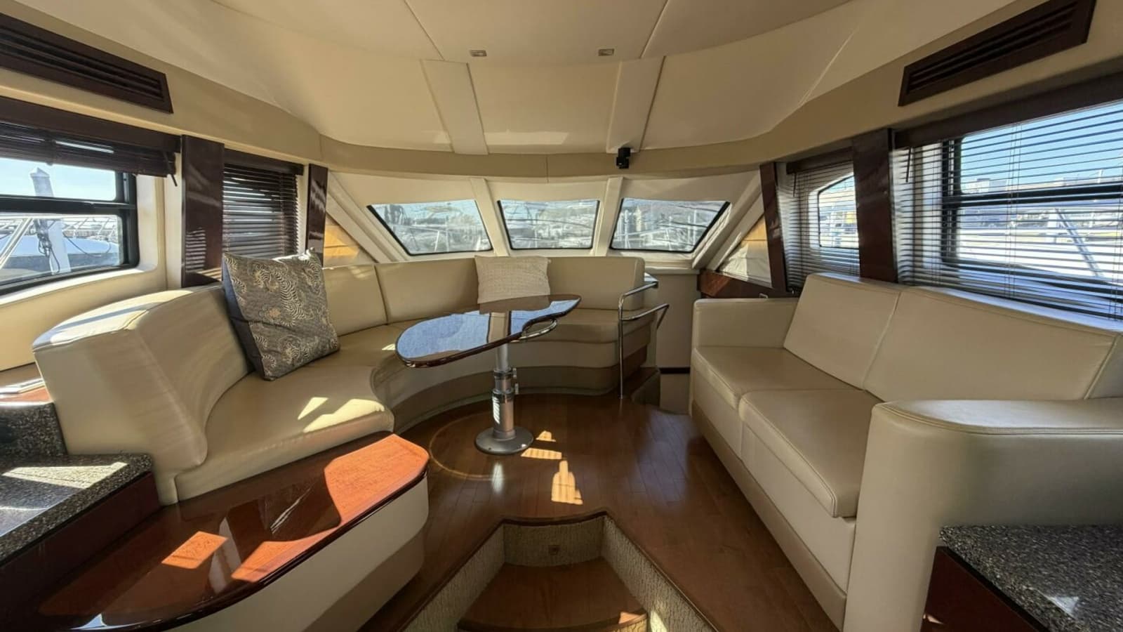 2008 Sea Ray 47 Sedan Bridge - Photo 4