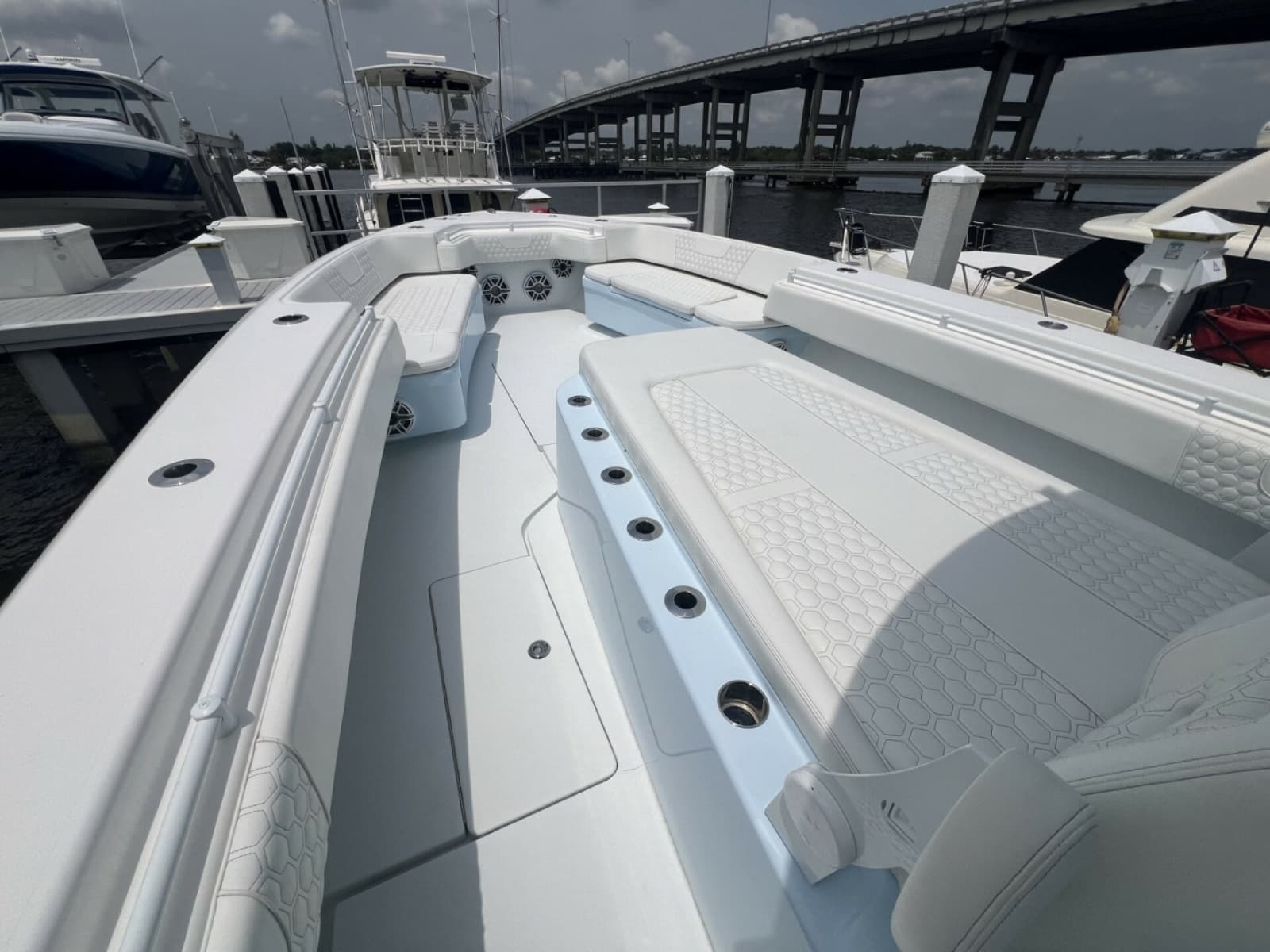 2023 Contender 44 Center Console - Photo 4