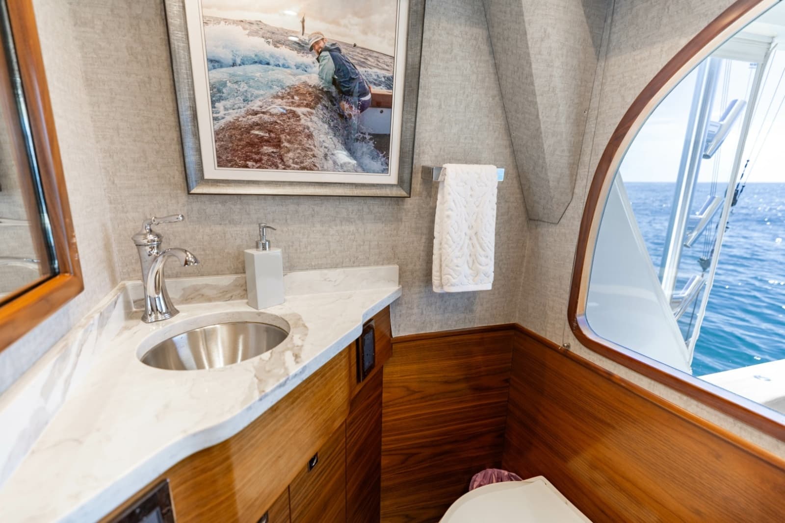 2023 Viking 72 Convertible - Photo 19