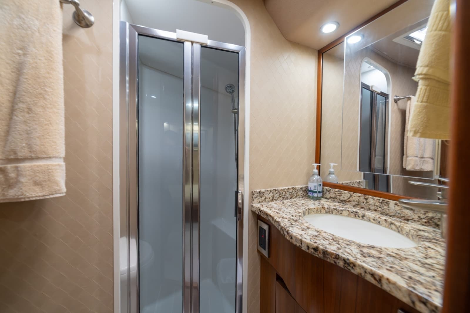 2012 Viking 60 Convertible - Photo 63
