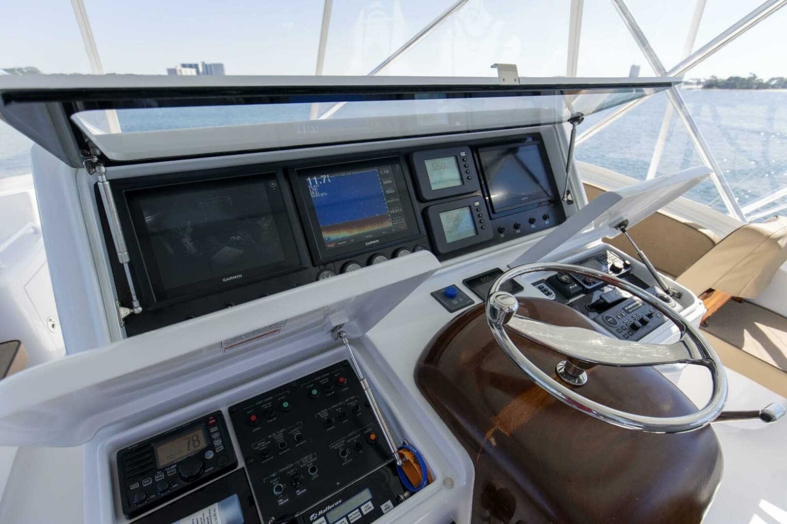 2008 Hatteras 60 Convertible - Photo 27