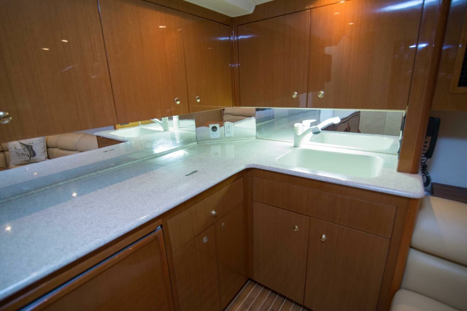 2001 Viking 50 Express - Photo 7