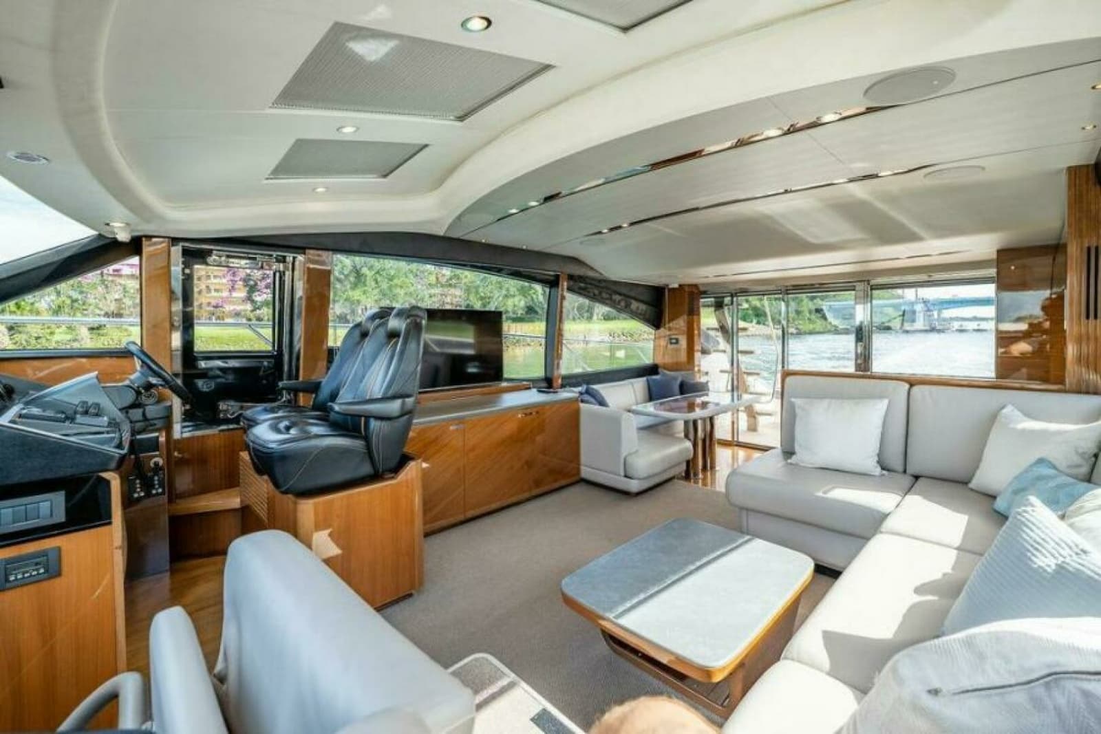 2016 Princess S65 - Photo 9