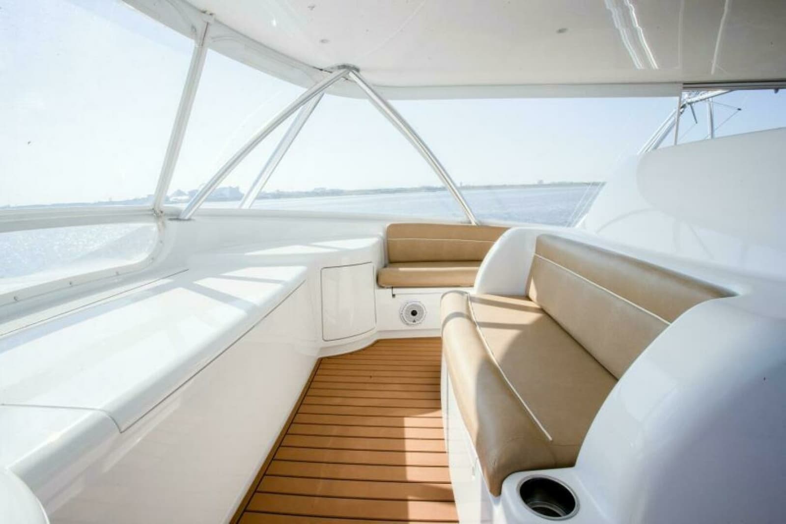 2018 Viking 72 Convertible - Photo 12