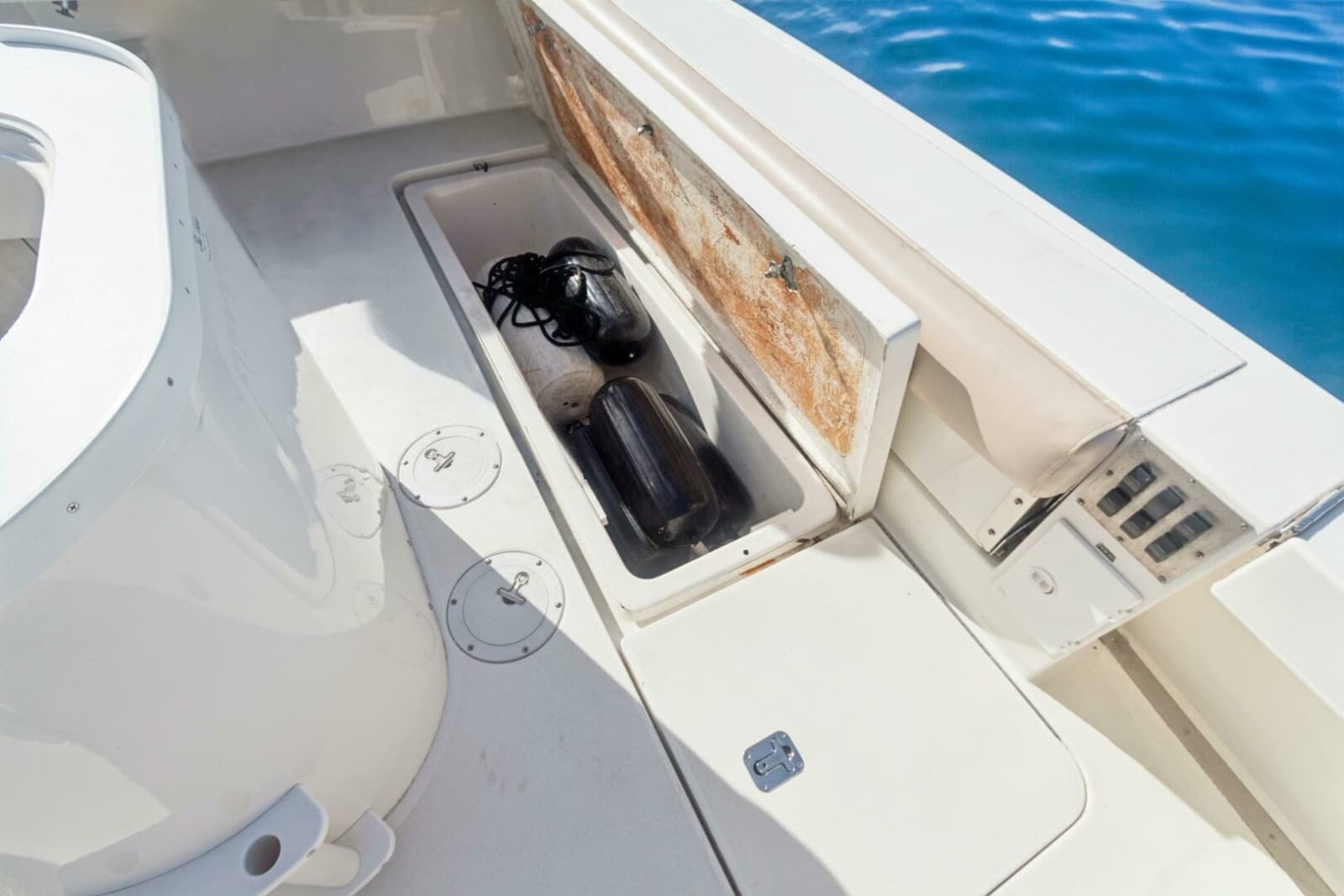 2000 Sea Ray 370 Express Cruiser - Photo 61
