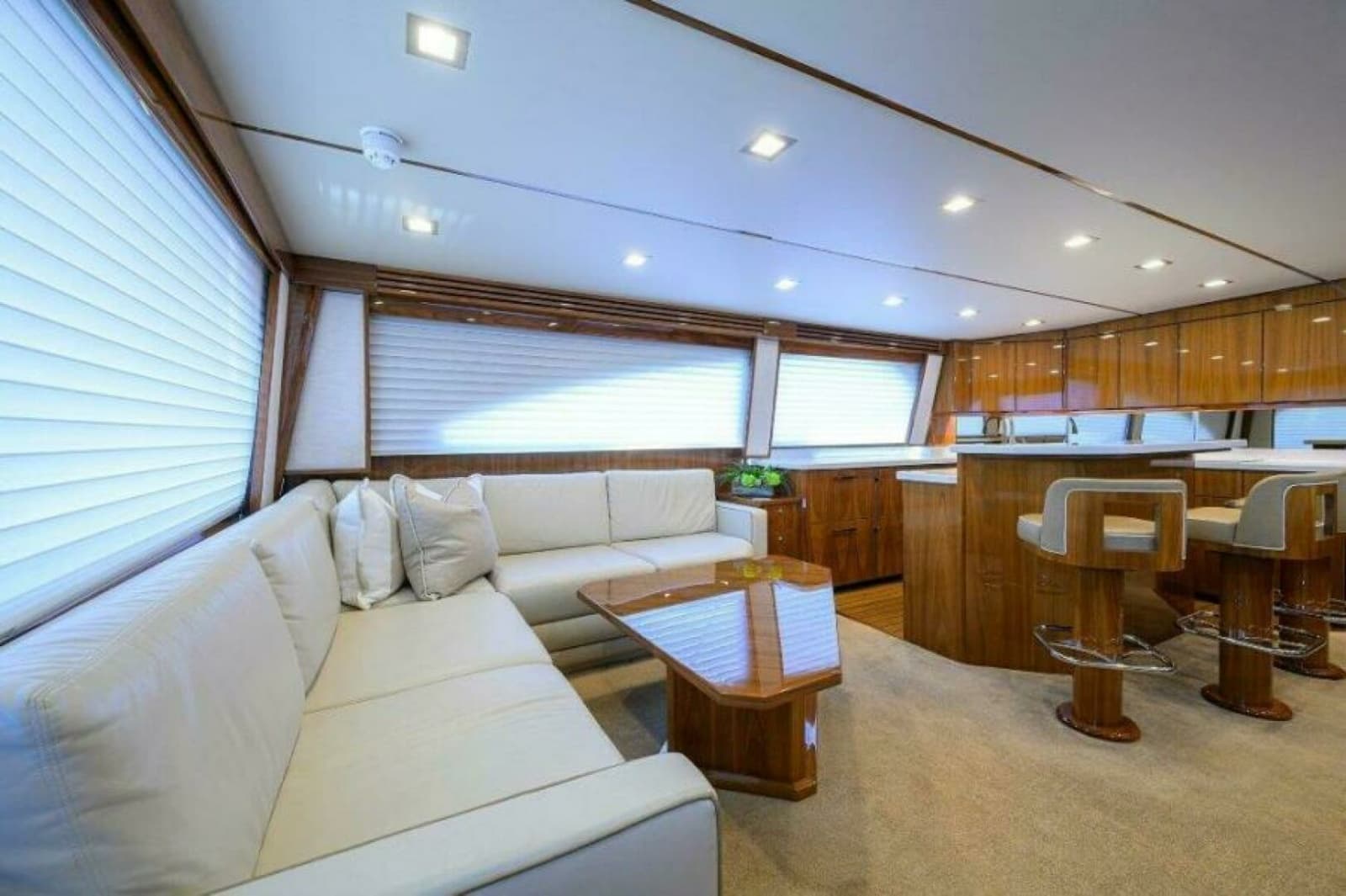 2020 Viking 72 Convertible - Photo 3