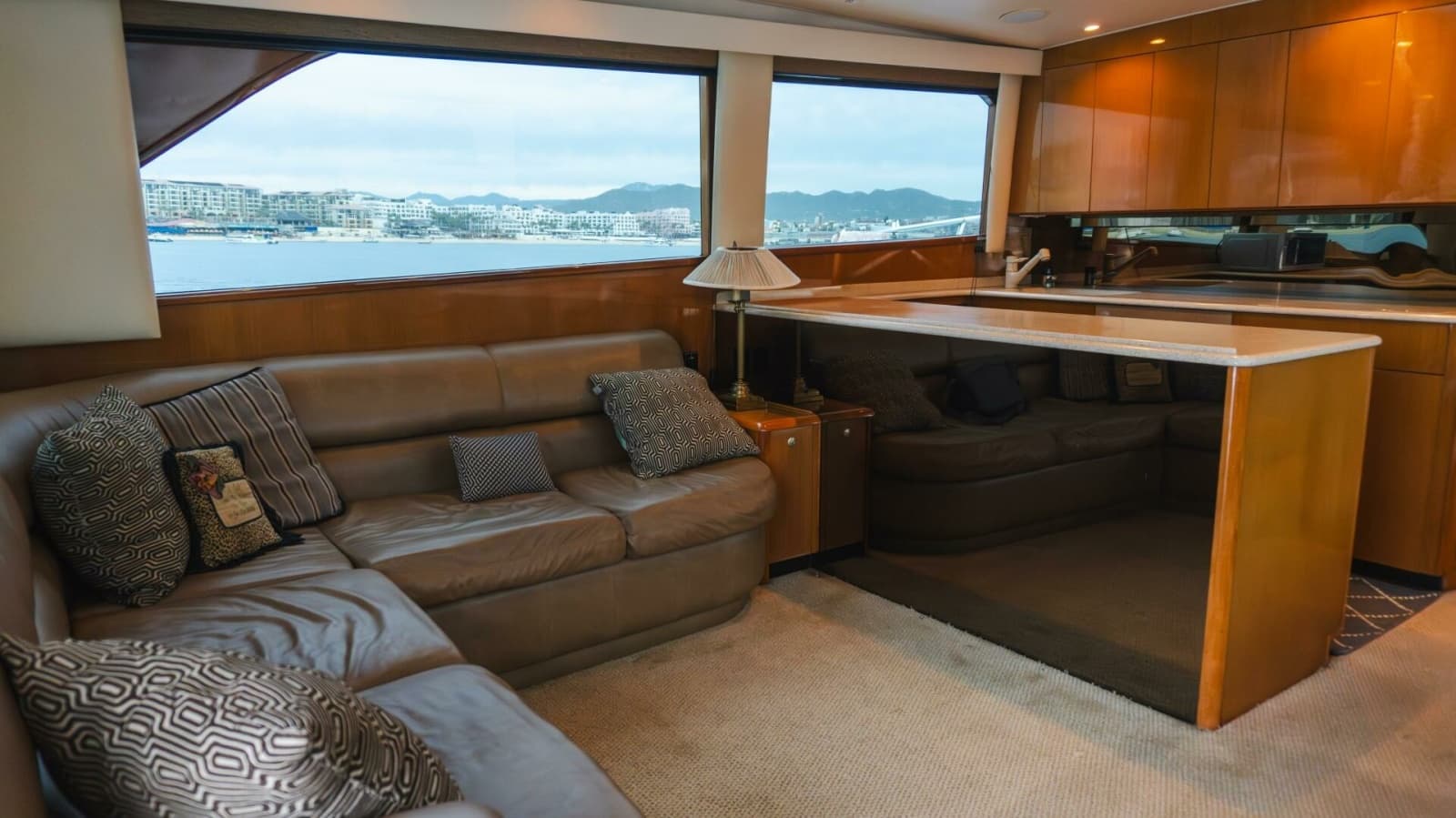 2000 Viking 55 Convertible - Photo 9