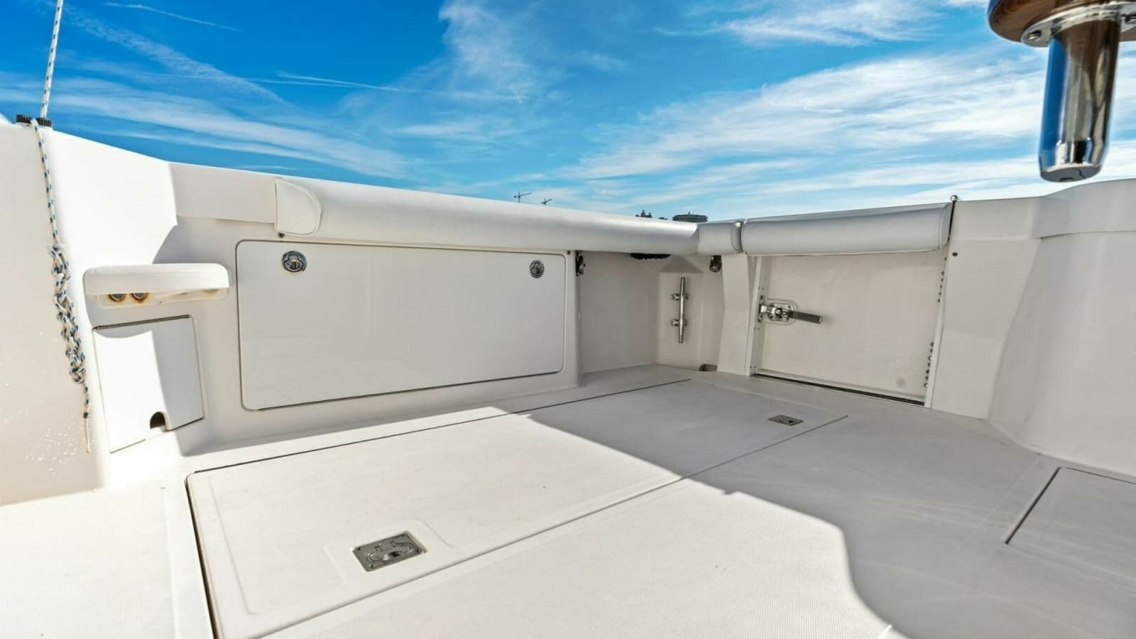 2005 Cabo 40 Express - Photo 41