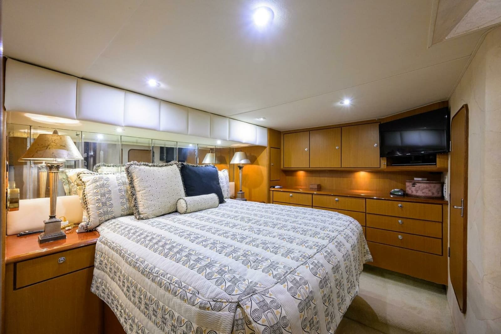 2001 Ocean Yachts 56 Super Sport - Photo 59