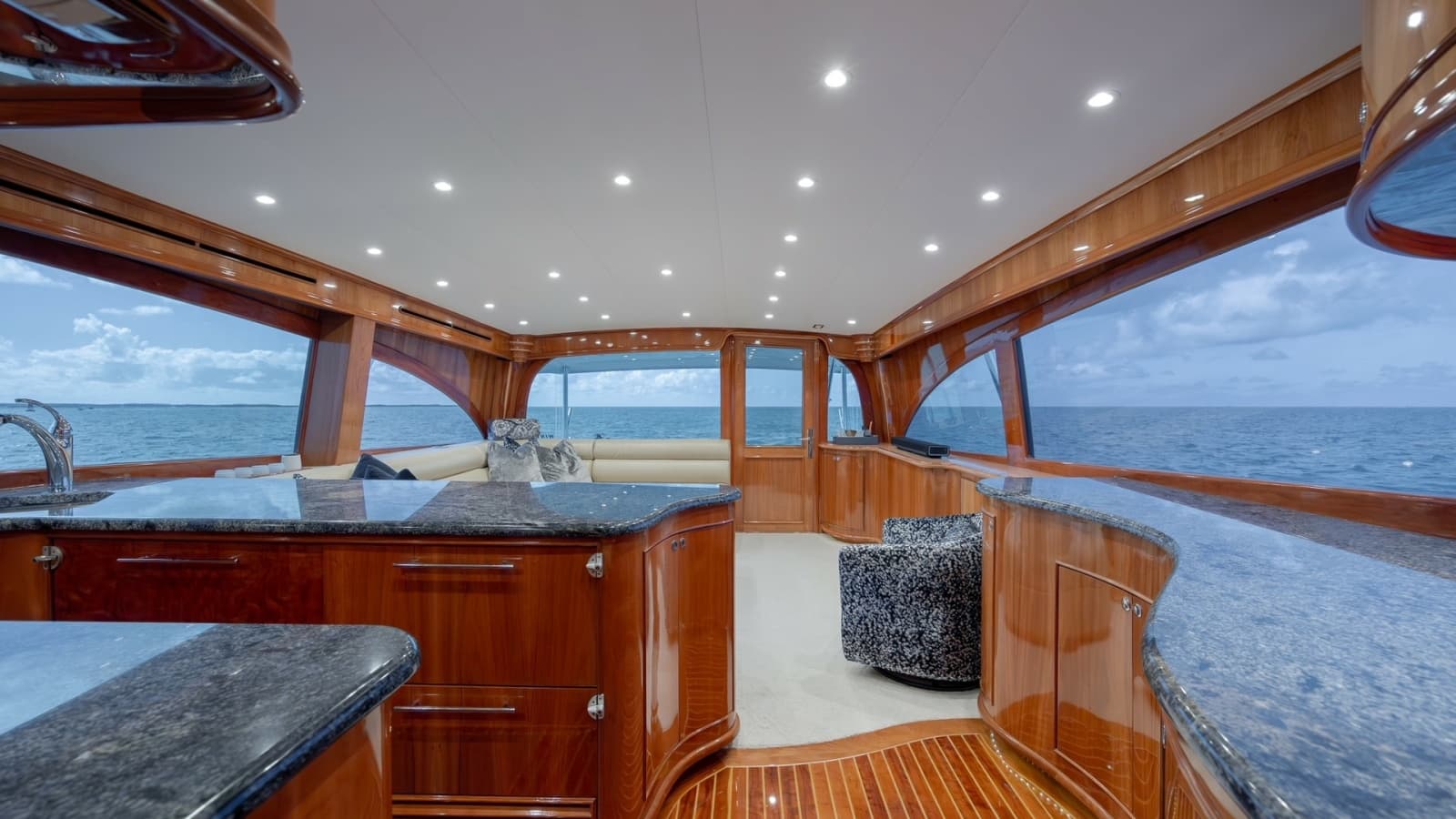 2008 Winter Custom Yachts 62 Sportfish - Photo 5