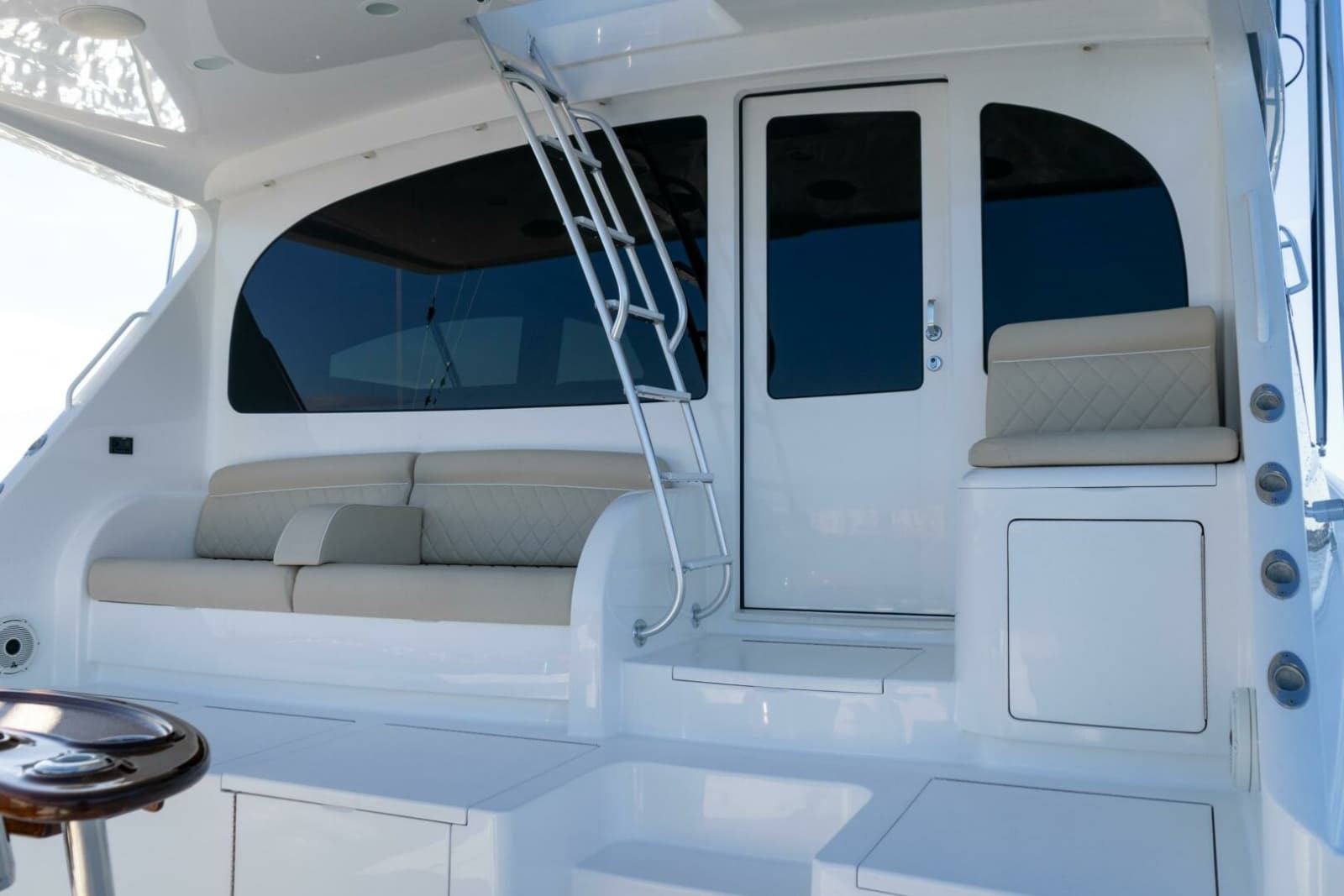 2021 Viking 72 Enclosed Bridge - Photo 3