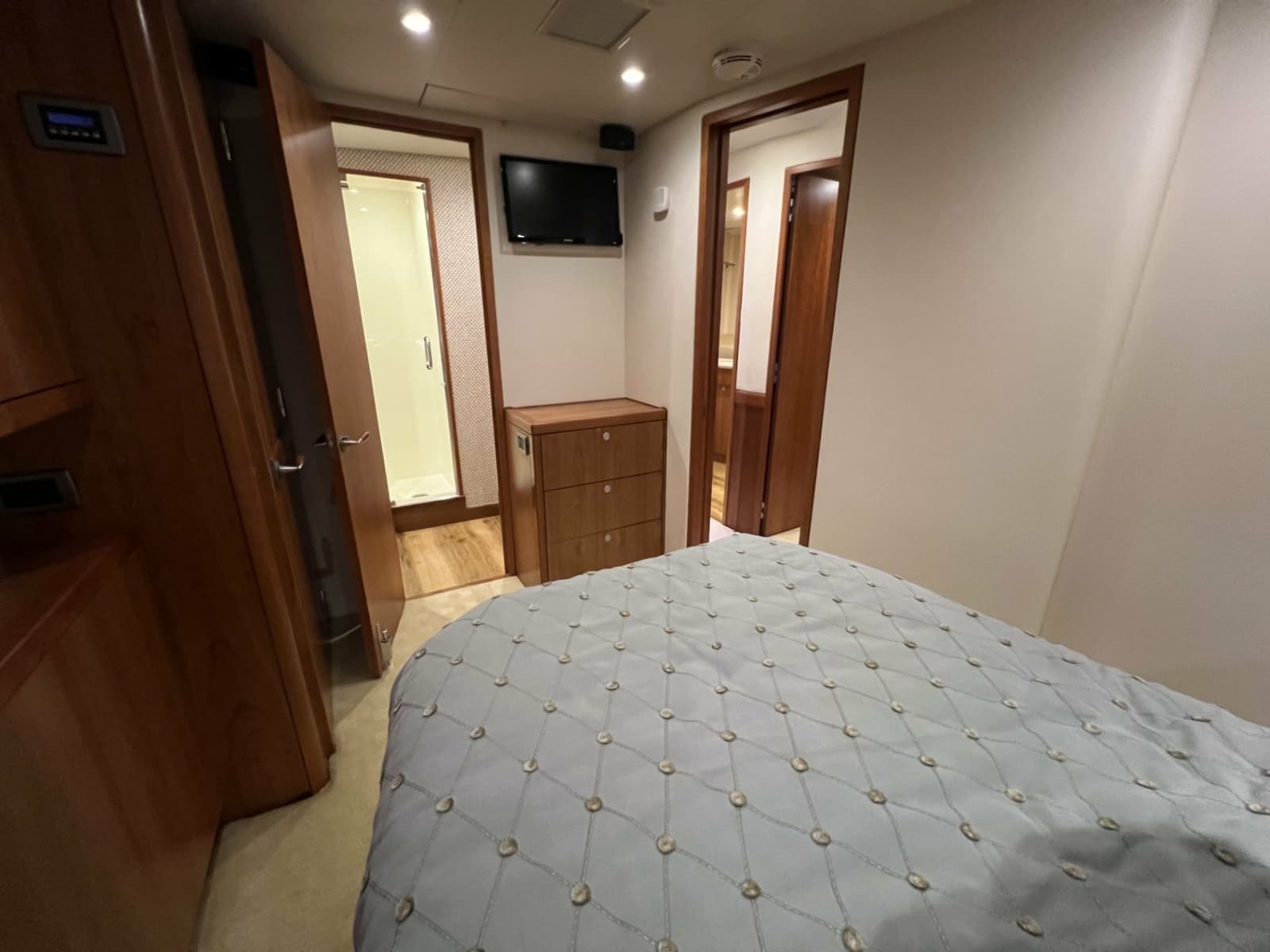 2013 Hatteras GT 54 - Photo 22