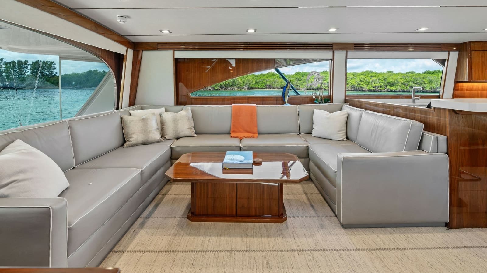 2016 Viking 80 Enclosed Bridge - Photo 10