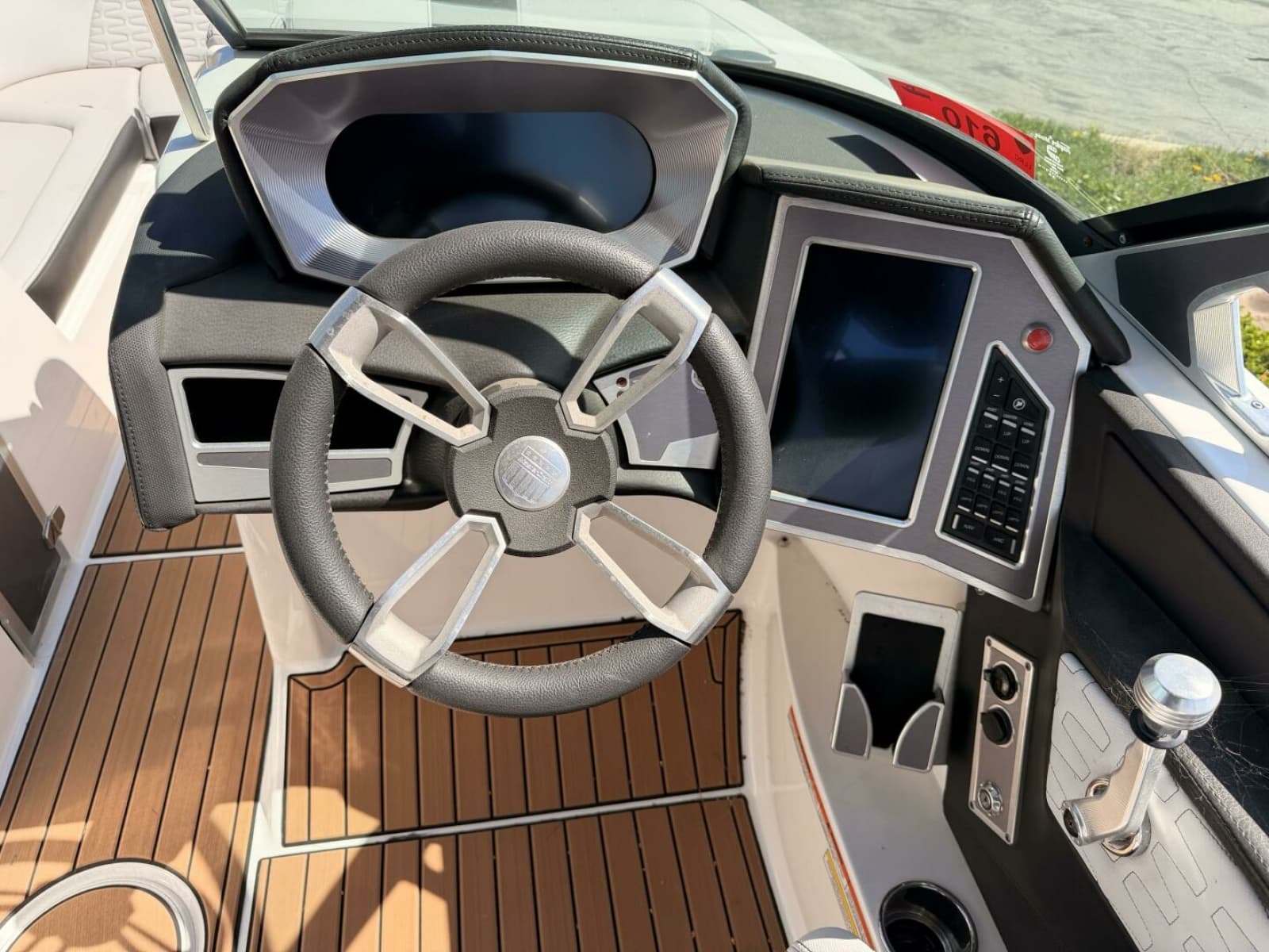 2021 Mastercraft X24 - Photo 7