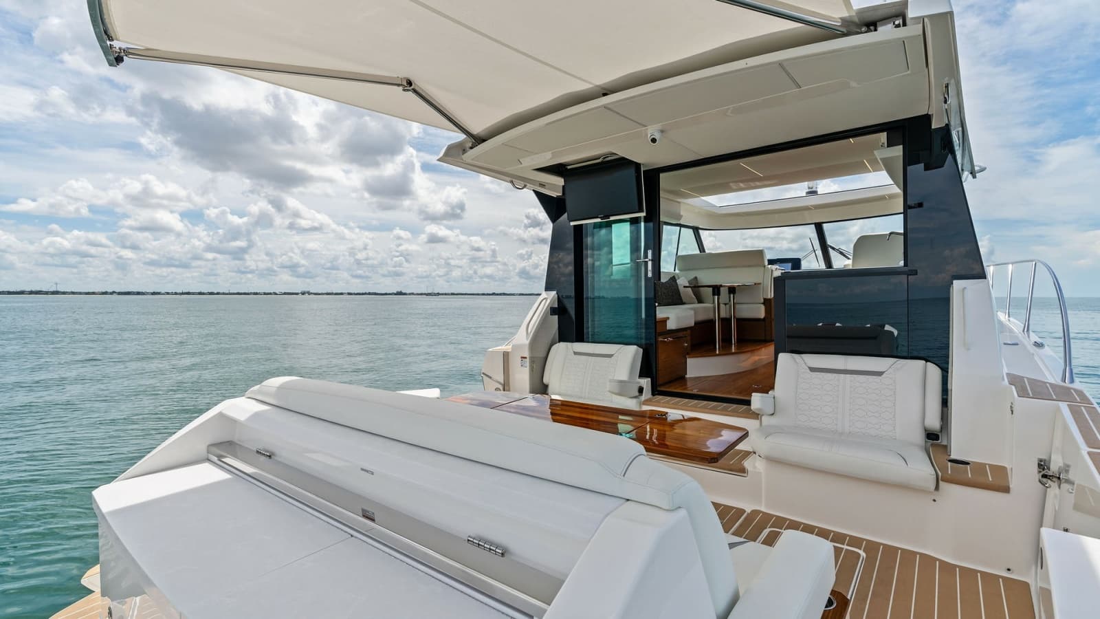 2025 Tiara Yachts 48LE - Photo 24