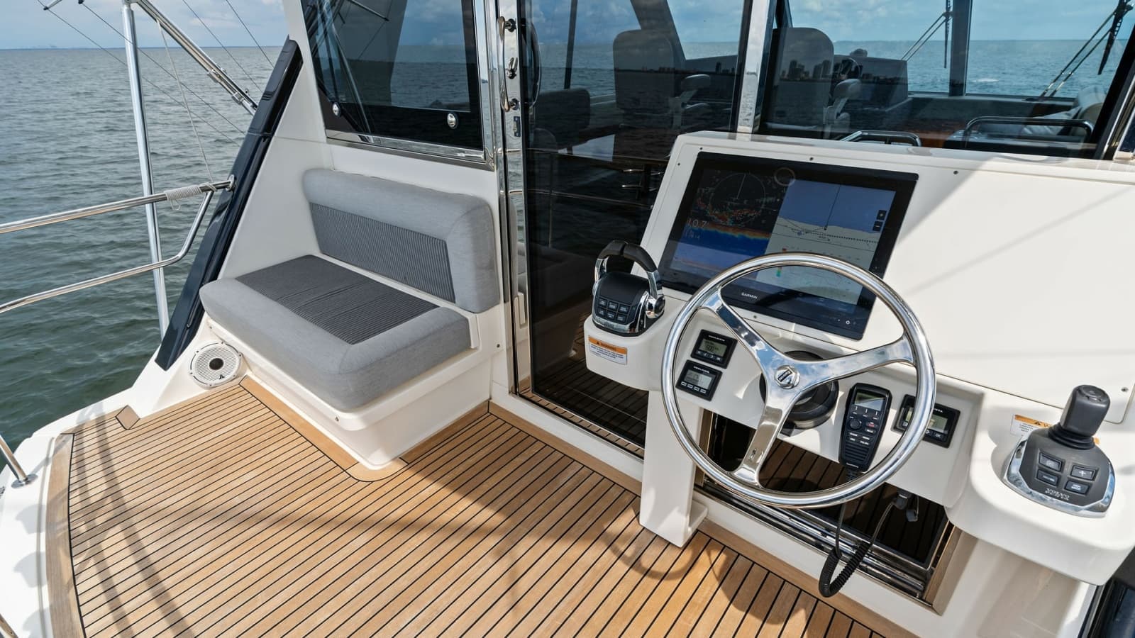 2021 Riviera 57 Enclosed Bridge - Photo 40