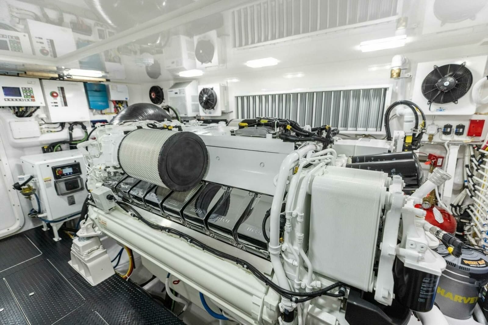 2026 Viking 82 Convertible - Photo 273