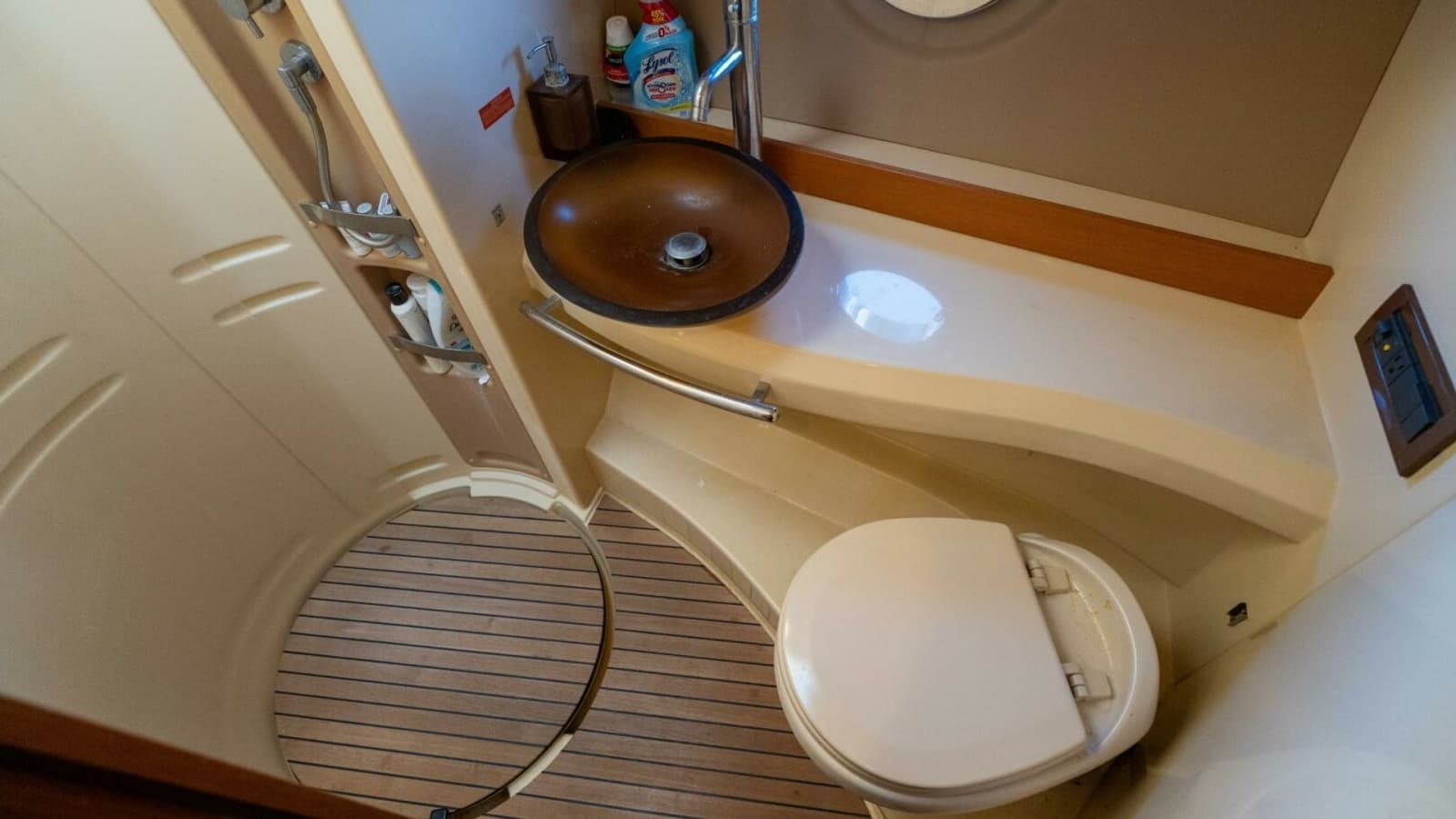 2013 Azimut 40 Flybridge - Photo 39