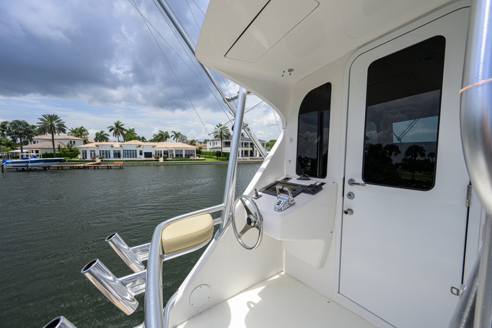 2006 Viking 68 Convertible - Photo 14