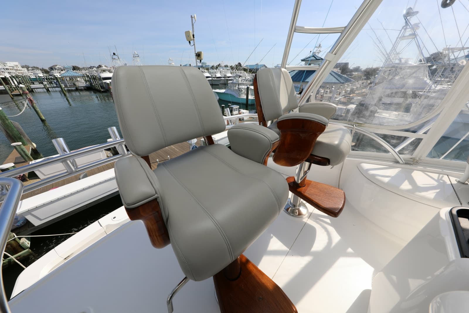 2023 Viking 54 Convertible - Photo 30