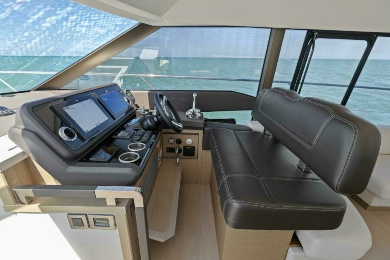 2022 Prestige 590 Flybridge - Photo 19