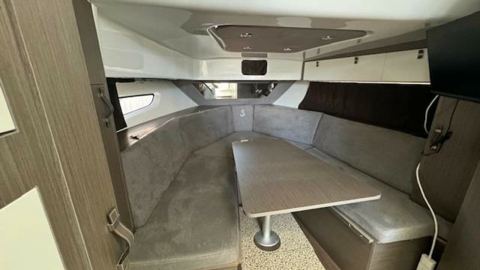 2022 Beneteau 32 Gran Turismo - Photo 5