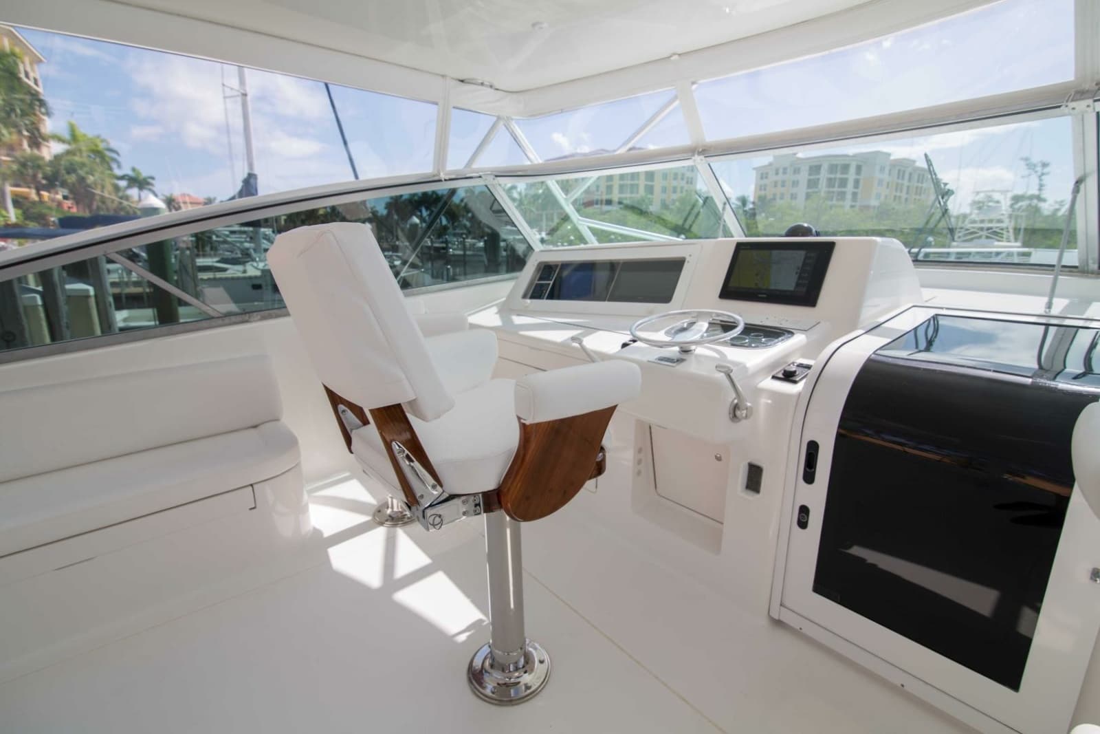 2001 Viking 50 Express - Photo 23
