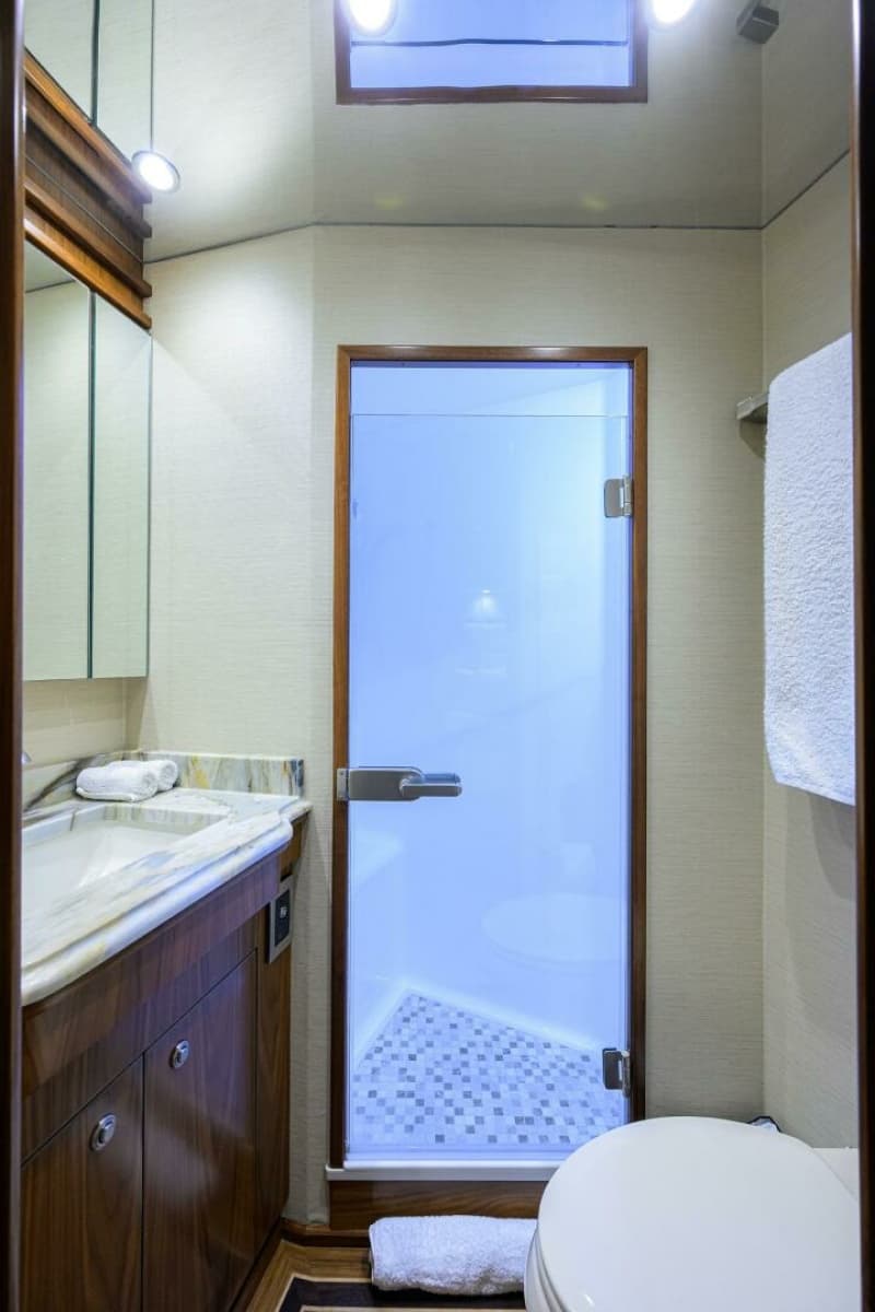 2017 Viking 92 Enclosed Bridge - Photo 70