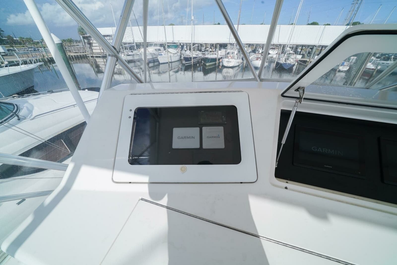 2007 Viking 45 Convertible - Photo 41